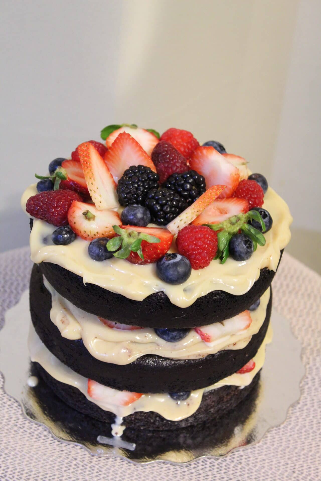 Chocoberry Cake 🎂🎉😍❤️ ! . . Whatsapp to order now ! Link in Bio 🎈 !  #royalbakingcompany #rbcpune #page3cakes #pune #chocolatecake… | Instagram